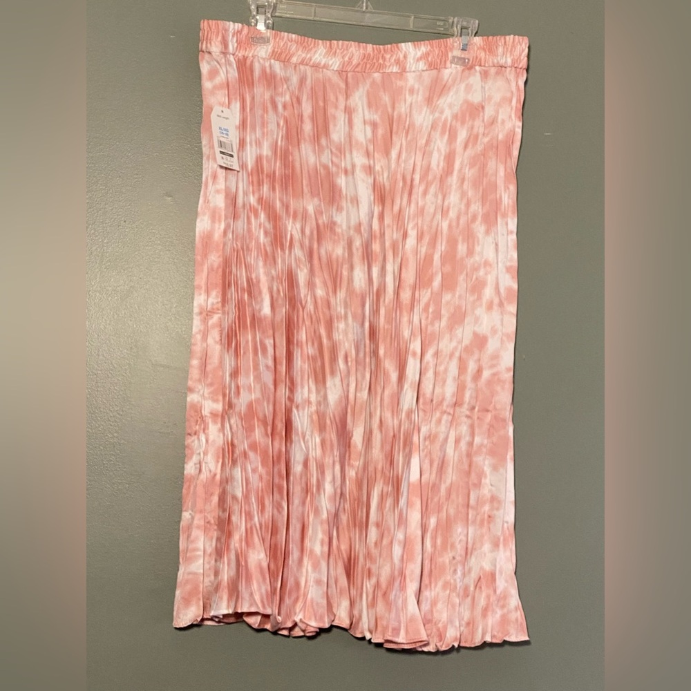 Brand New w/Tags!!  Time and True Satin-feel Pleated Pink and White Skirt XL